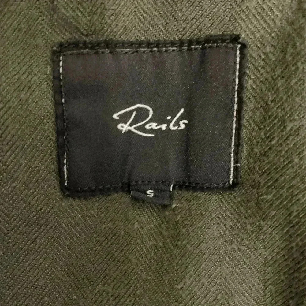 Rails Hunter Olive Black Waves Tie Dye Rayon Button Down Shirt Small - Picture 5 of 7